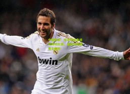 中国体彩：枪手积极备战对阵切尔西，最新训练图集全解析