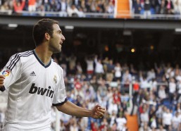 【中国体彩网官方首页】李磊草蜢首秀平稳启航，团队磨合成赛季关键